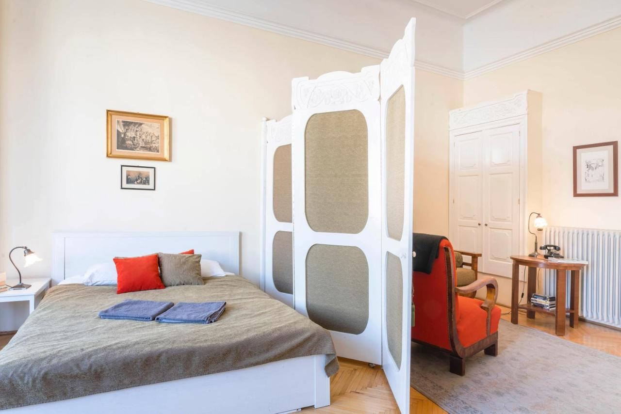 Stunning Spacious Art Nouveau Apart , Grand Piano Apartment Budapest Exterior photo