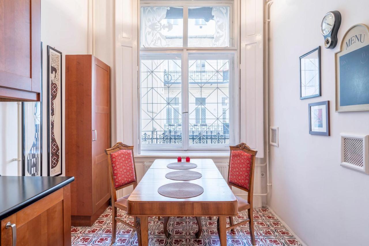 Stunning Spacious Art Nouveau Apart , Grand Piano Apartment Budapest Exterior photo